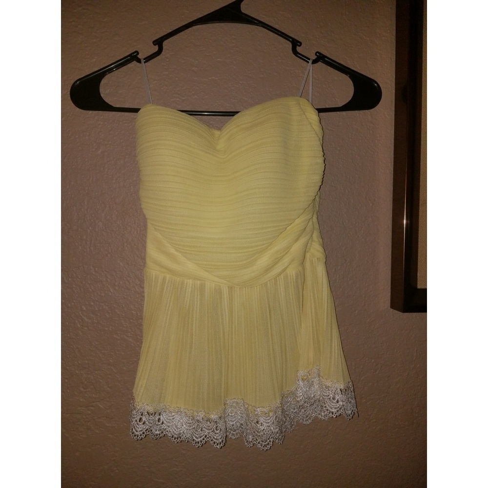 Yellow tube top with lace design